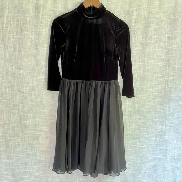 adrianna papell black velvet dress Adrianna Papell Women's Embellished Velvet Dress Black B4HP $199